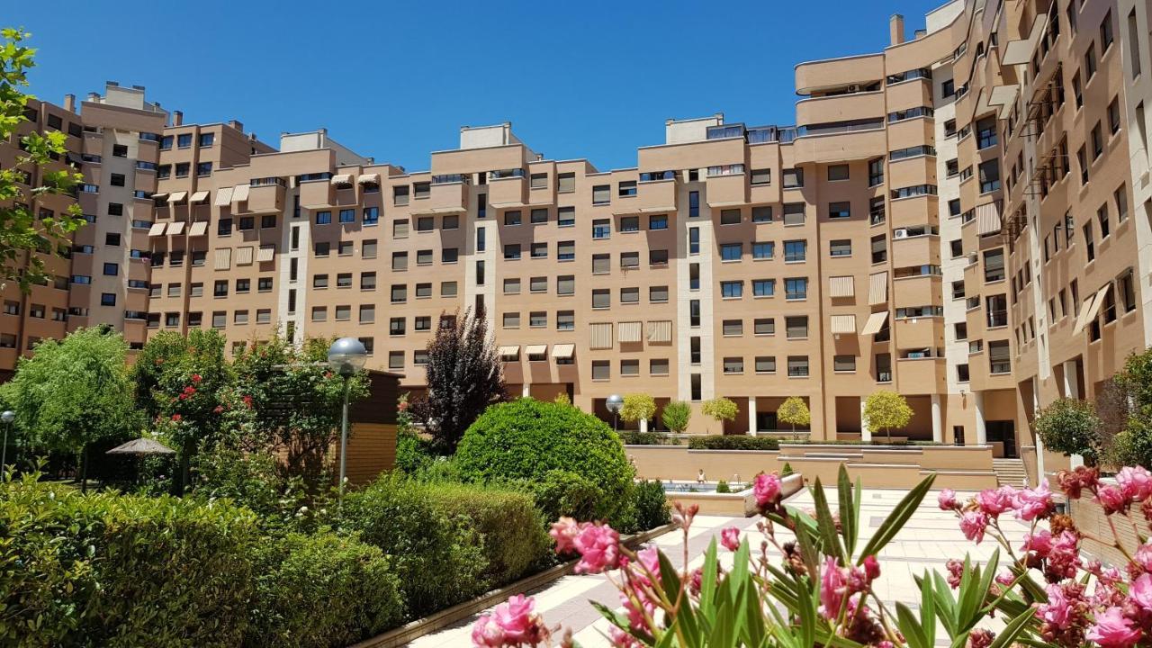 Residencial En Madrid Alquiler De Corta Estancia No Turistico Kültér fotó