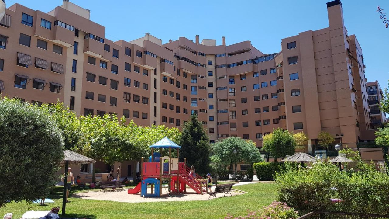 Residencial En Madrid Alquiler De Corta Estancia No Turistico Kültér fotó