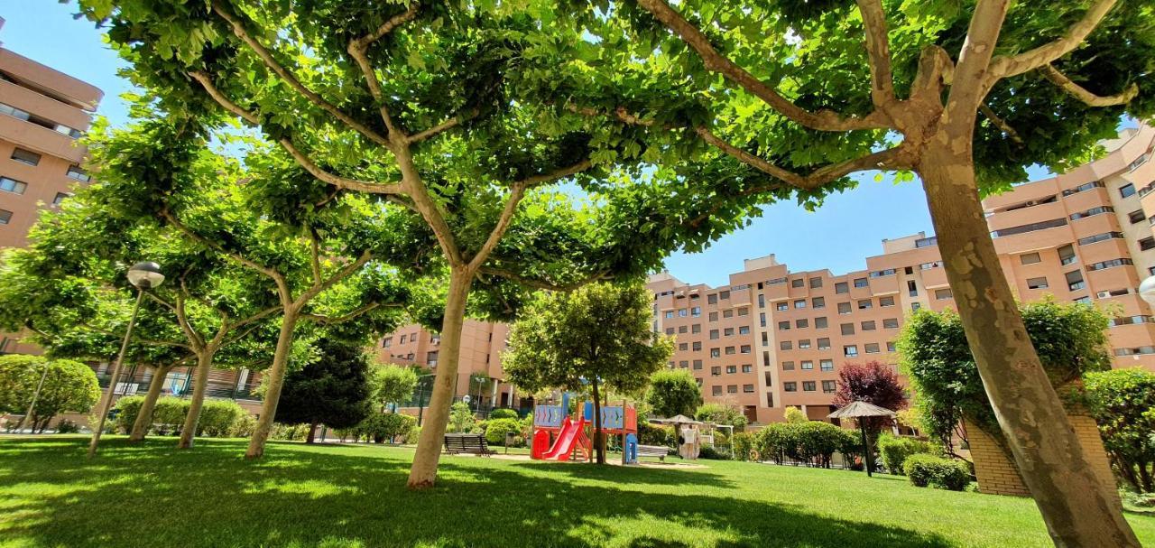 Residencial En Madrid Alquiler De Corta Estancia No Turistico Kültér fotó