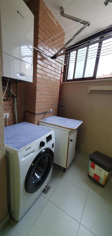 Residencial En Madrid Alquiler De Corta Estancia No Turistico Kültér fotó